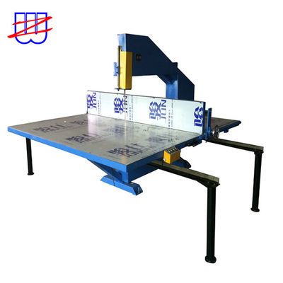 Coupeuse manuelle à scie à lame verticale pour la distribution de tapis de roulement en caoutchouc plastique en cuir EPE