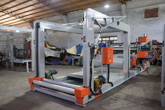 Machine automatique de découpe de caoutchouc en mousse de polyéthylène EVA XPE CR EPDM pour produits