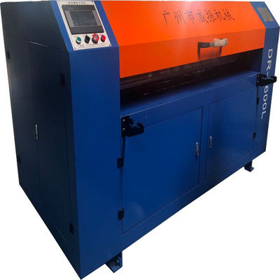 Ligne de production de coupe transversale et verticale de mousse de PE en PU
