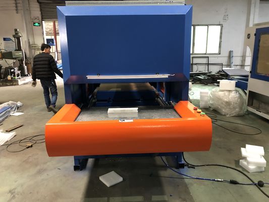 Appareil de collage automatique pour le collage de mousse d'emballage EPE